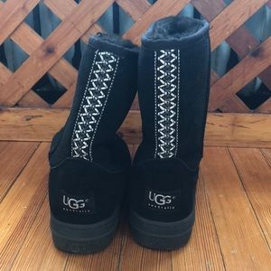 UGG Shoes - Ugg Ultra Classic Short Black Boots 9 UGG Shoes - Ugg Ultra Classic Short Black Boots 9